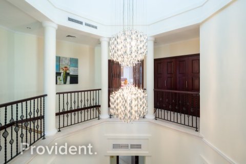 Villa en Palm Jumeirah, Dubai, 4 dormitorios, № 3257 - foto 2