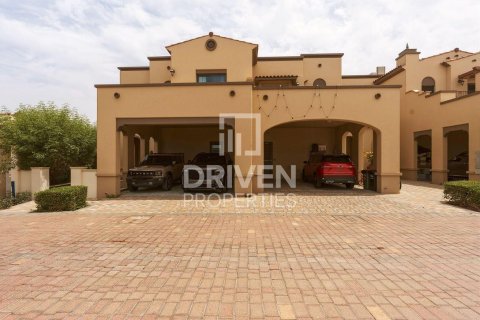 Villa in Mirdif, Dubai 3 bedrooms, 267 sq.m. № 129041 - photo 27