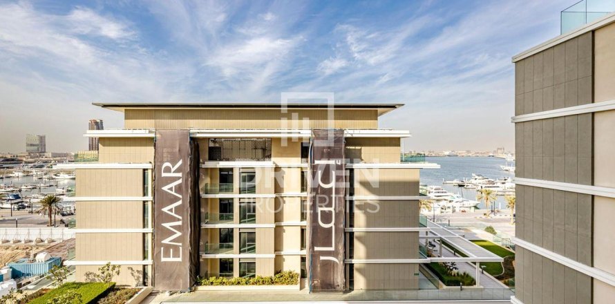 Apartment in Mina Rashid, Dubai 2 bedrooms, 107.95 sq.m. № 129035