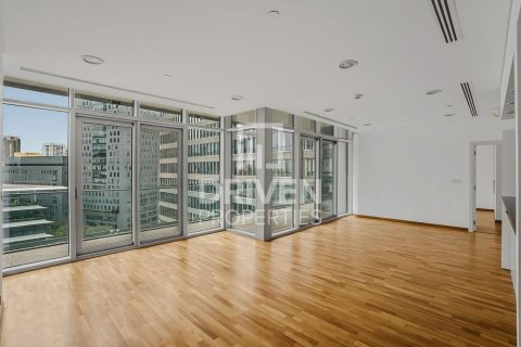 Apartamento en DIFC, Dubai, 3 dormitorios, 195.1 m², № 129034
