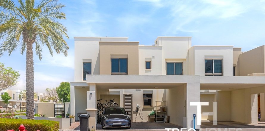 Таунхаус в Hayat Townhouses, Town Square, Дубай, 4 спальни, 275м², № 13611