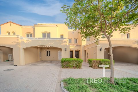 Снять в аренду таунхаус в Casa Viva, Serena, Дубай: 3 спальни, 200м², № 13619 - фото 1