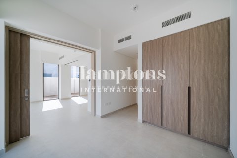 Снять в аренду таунхаус в Al Manara, Jumeirah Village Triangle, Дубай: 4 спальни, 257.51968376м², № 90816 - фото 2
