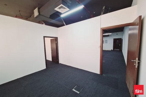 Oficina en Dubai, 122.7 m², № 95528
