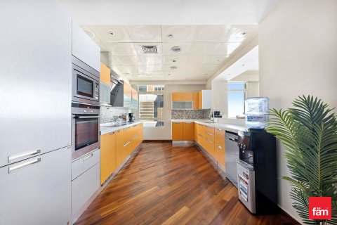 Apartment in Dubai Marina, Dubai 3 bedrooms, 201.9 sq.m. № 95529 - photo 2