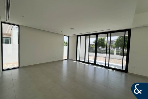 Villa in Caya, Arabian Ranches 3, Dubai 4 bedrooms, 450 sq.m. № 76624 - photo 2