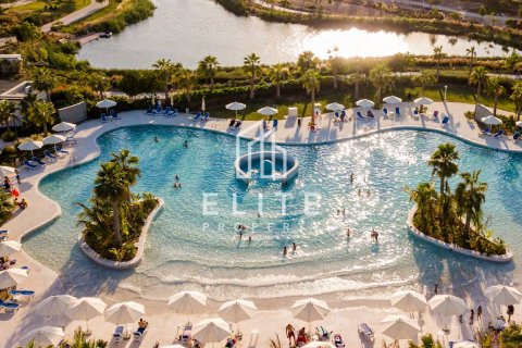 Villa en Dubai, 7 dormitorios, № 69867 - foto 2