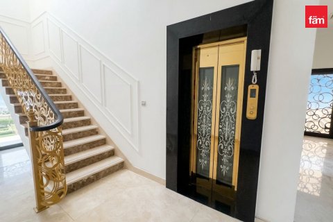 Villa in Dubai 9 bedrooms, 1712.3 sq.m. № 119149 - photo 10