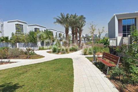 Townhouse in Dubai Land, Dubai 2 bedrooms, 101 sq.m. № 105821 - photo 22