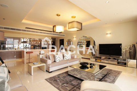 Apartment in Palm Jumeirah, Dubai 2 bedrooms, 223 sq.m. № 105824 - photo 30