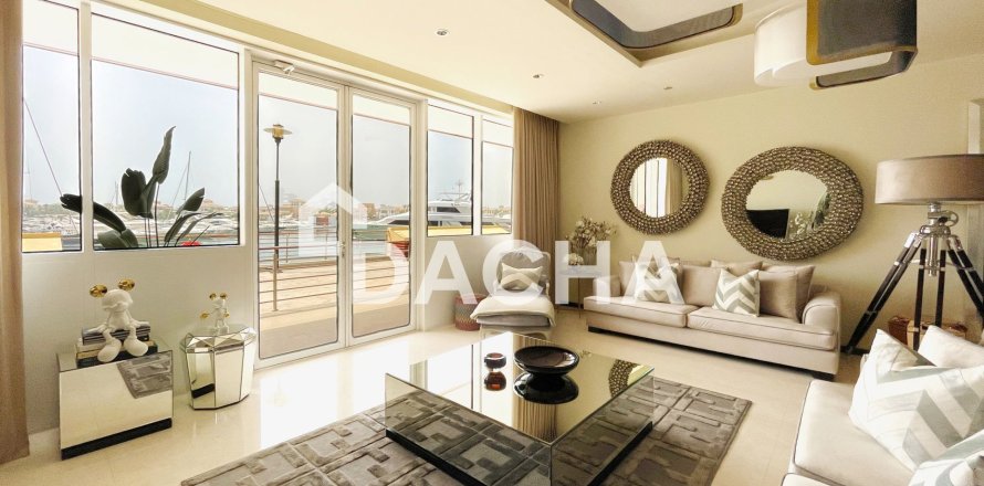 Apartment in Palm Jumeirah, Dubai 2 bedrooms, 223 sq.m. № 105824