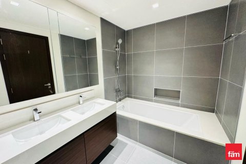 Снять в аренду квартиру в Дубае: 3 спальни, 152.5м², № 90591 - фото 14