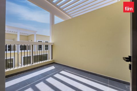 Villa in Dubai 4 bedrooms, 144 sq.m. № 139582 - photo 22