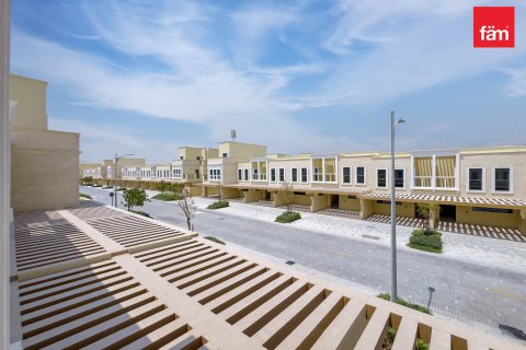 Villa in Dubai 4 bedrooms, 144 sq.m. № 139582 - photo 25