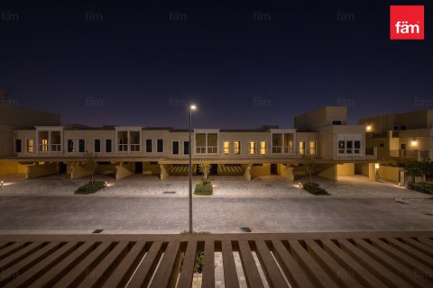 Villa in Dubai 4 bedrooms, 144 sq.m. № 139582 - photo 26
