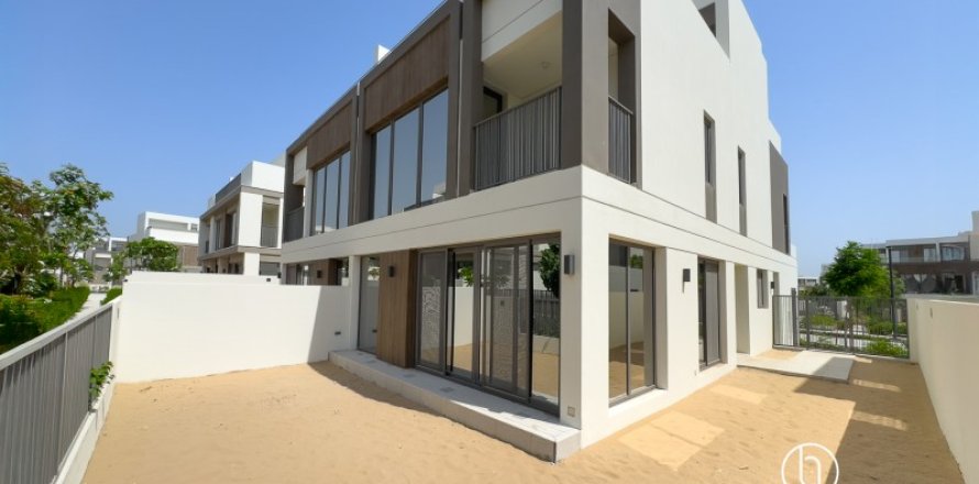 Вилла в Дубае, 4 спальни, 316.8м², № 18306