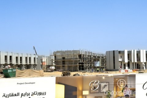 Villa in Dubai Land, Dubai 4 bedrooms, 187.2 sq.m. № 18307 - photo 2