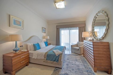 Townhouse in Palm Jumeirah, Dubai 3 bedrooms, 456 sq.m. № 120570 - photo 19