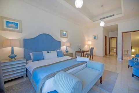 Townhouse in Palm Jumeirah, Dubai 3 bedrooms, 456 sq.m. № 120570 - photo 10