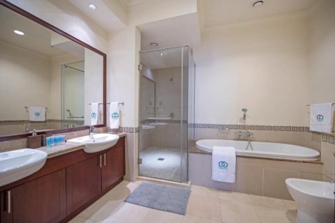 Townhouse in Palm Jumeirah, Dubai 3 bedrooms, 456 sq.m. № 120570 - photo 21
