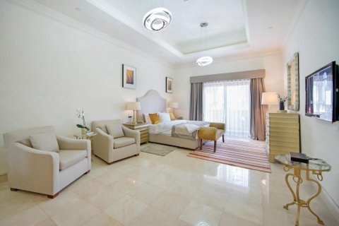 Townhouse in Palm Jumeirah, Dubai 3 bedrooms, 456 sq.m. № 120570 - photo 13