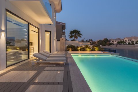 Villa in Palm Jumeirah, Dubai 5 bedrooms, 622.64 sq.m. № 141131 - photo 12
