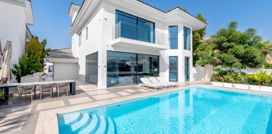 Villa in Palm Jumeirah, Dubai 5 bedrooms, 622.64 sq.m. № 141131