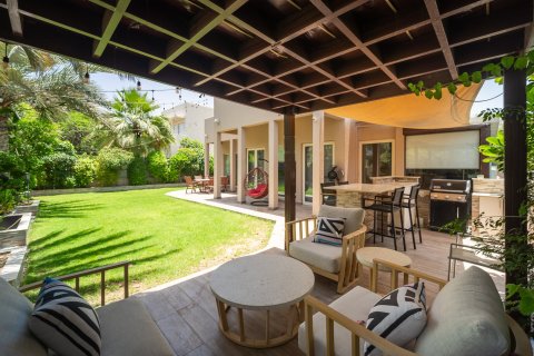 Villa in Dubai 4 bedrooms, 353 sq.m. № 109611 - photo 30