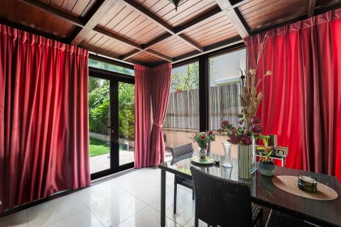 Villa in Dubai 4 bedrooms, 353 sq.m. № 109611 - photo 20