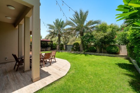 Villa in Dubai 4 bedrooms, 353 sq.m. № 109611 - photo 4