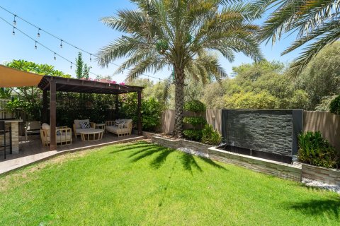Villa in Dubai 4 bedrooms, 353 sq.m. № 109611 - photo 5