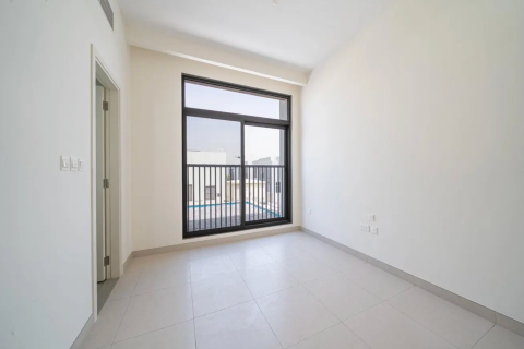 Villa in Dubai South (Dubai World Central), Dubai 3 bedrooms, 187 sq.m. № 109612 - photo 2