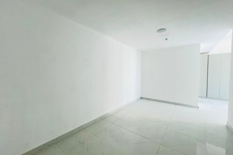 Apartment in Dubai 3 bedrooms, 214 sq.m. № 109609 - photo 12
