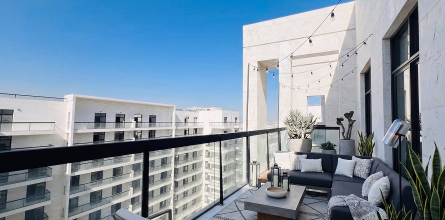 Apartment in Dubai 3 bedrooms, 214 sq.m. № 109609