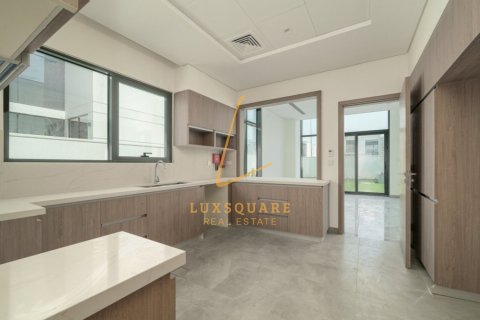 Villa en Murooj Al Furjan, Al Furjan, Dubai, 4 dormitorios, 564 m², № 100698 - foto 3