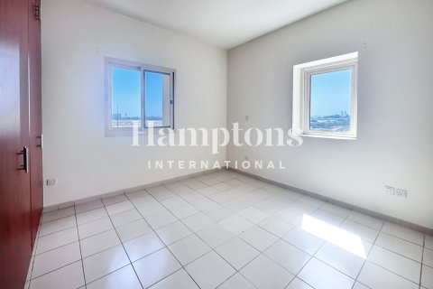 Apartment in Greens, Dubai 2 bedrooms, 105.27024736 sq.m. № 101293 - photo 10