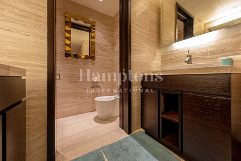 Appartement à Burj Khalifa, Dubai, 2 chambres, 177.35182700 m², № 96124 - photo 25