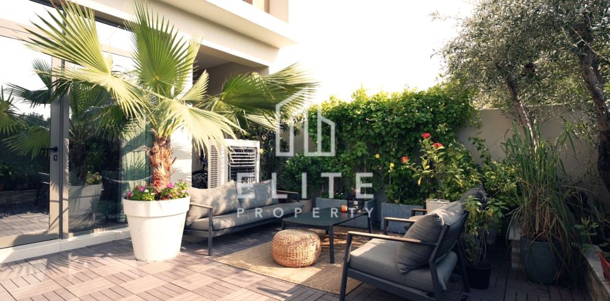 Квартира в Дубае, 2 спальни, 170м², № 85663