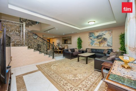 Купить таунхаус в Дубае: 3 спальни, 174.7м², № 24616 - фото 22