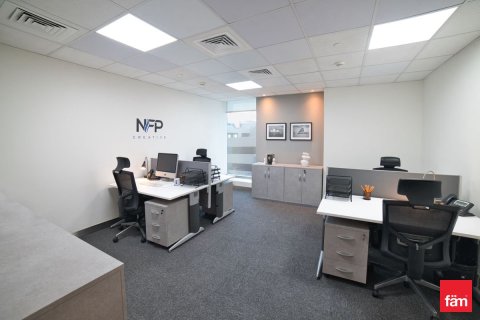 Снять в аренду офис в Sheikh Zayed Road, Дубай: 19.6м², № 109849 - фото 4