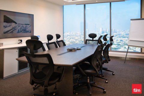 Снять в аренду офис в Sheikh Zayed Road, Дубай: 19.6м², № 109849 - фото 7