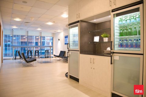 Снять в аренду офис в Sheikh Zayed Road, Дубай: 19.6м², № 109849 - фото 5
