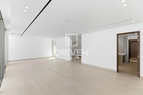 Villa in Jumeirah Park, Dubai 5 bedrooms, 696.12 sq.m. № 135435