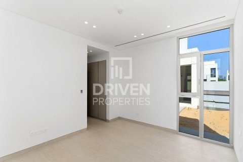Villa in Jumeirah Park, Dubai 5 bedrooms, 696.12 sq.m. № 135435 - photo 4