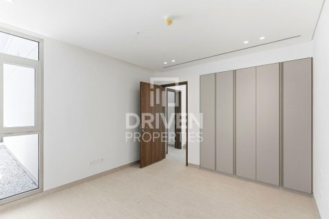Villa in Jumeirah Park, Dubai 5 bedrooms, 696.12 sq.m. № 135435 - photo 8
