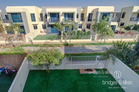 Снять в аренду виллу в Дубай Хилс Эстейт, Дубай: 4 спальни, 203м², № 90155 - фото 9