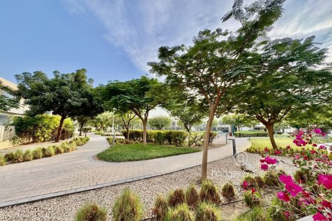 Снять в аренду виллу в Дубай Хилс Эстейт, Дубай: 5 спален, 278м², № 90157 - фото 15