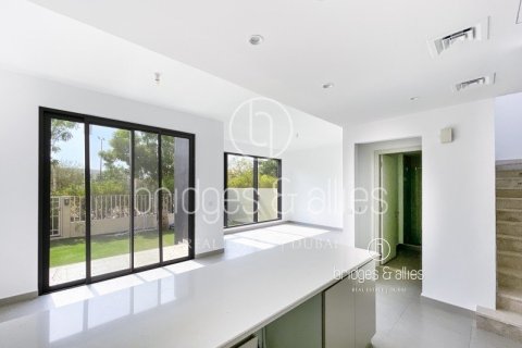 Снять в аренду виллу в Дубай Хилс Эстейт, Дубай: 4 спальни, 202м², № 90156 - фото 7