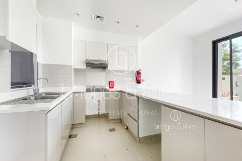 Снять в аренду виллу в Дубай Хилс Эстейт, Дубай: 4 спальни, 202м², № 90156 - фото 5