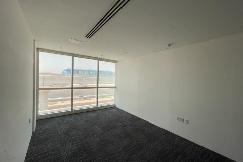 Oficina en Al Quoz Industrial Area, Al Quoz, Dubai, 7427.10 m², № 781 - foto 19